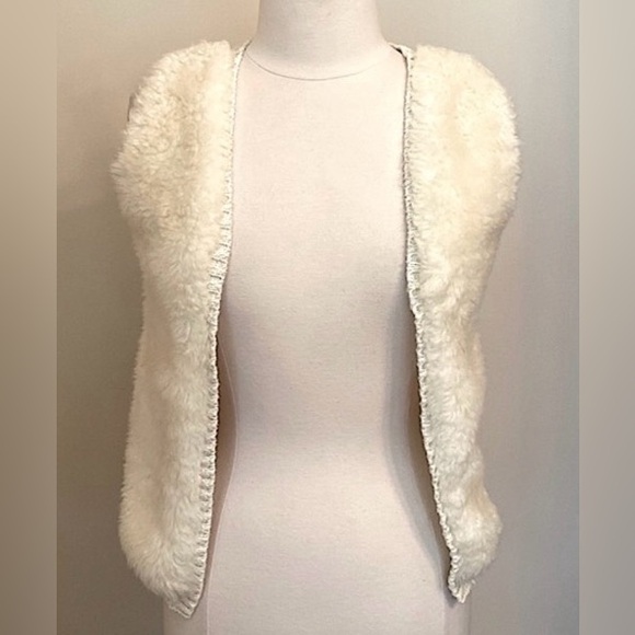 Max Studio Sweaters - Max Studio Cream Faux Fur Ribbed Sweater Sleeveless Open Cardigan Size M